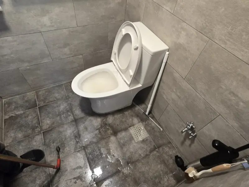 진해 변기막힘 작업사례 3